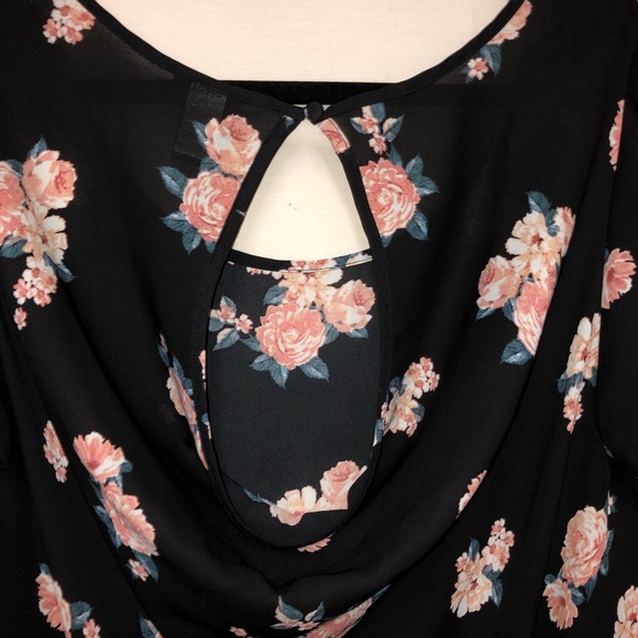 Torrid Floral Blouse (size 00) - Picture 3 of 4